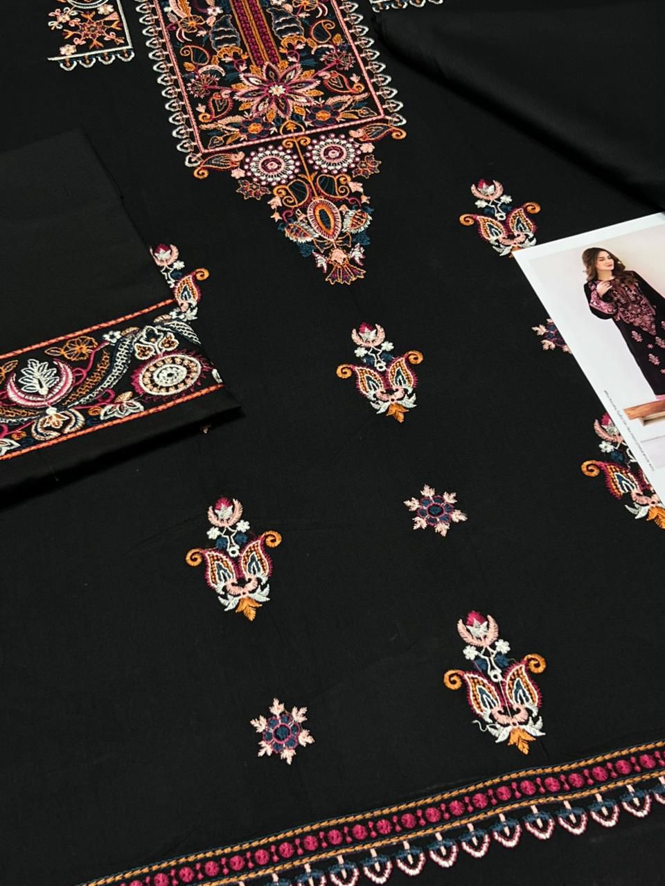 2Pc DHANAK  Embroidered 05