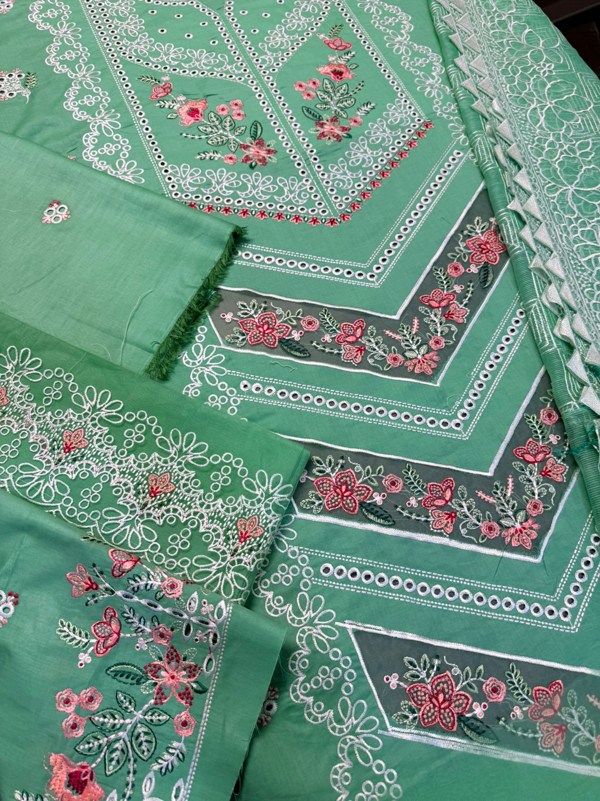 CRIMSON LAWN 3pc Summer Collection