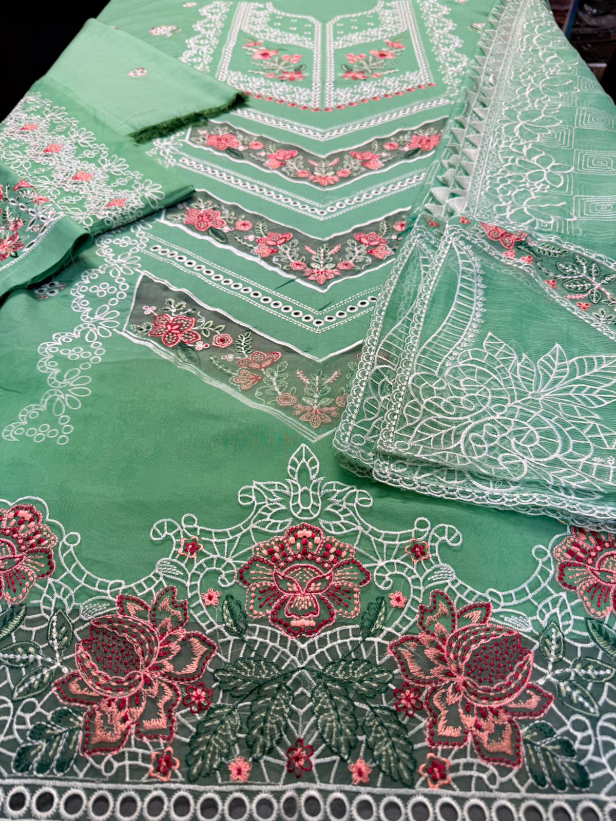 CRIMSON LAWN 3pc Summer Collection