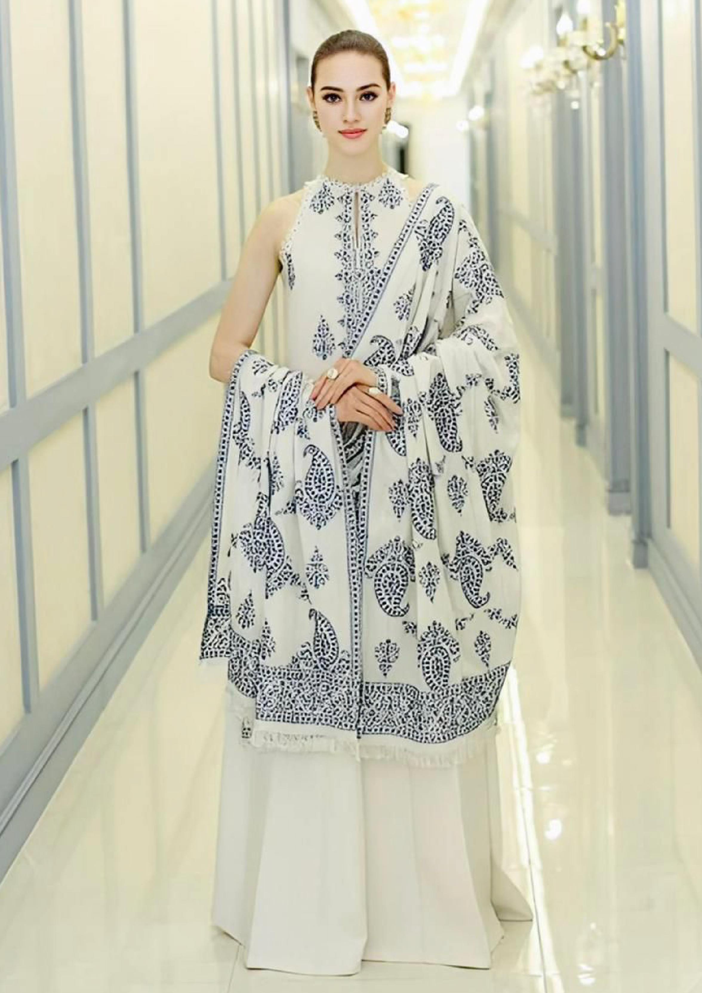 Bareeze Hit Article 3Pc Embroidered Karandi