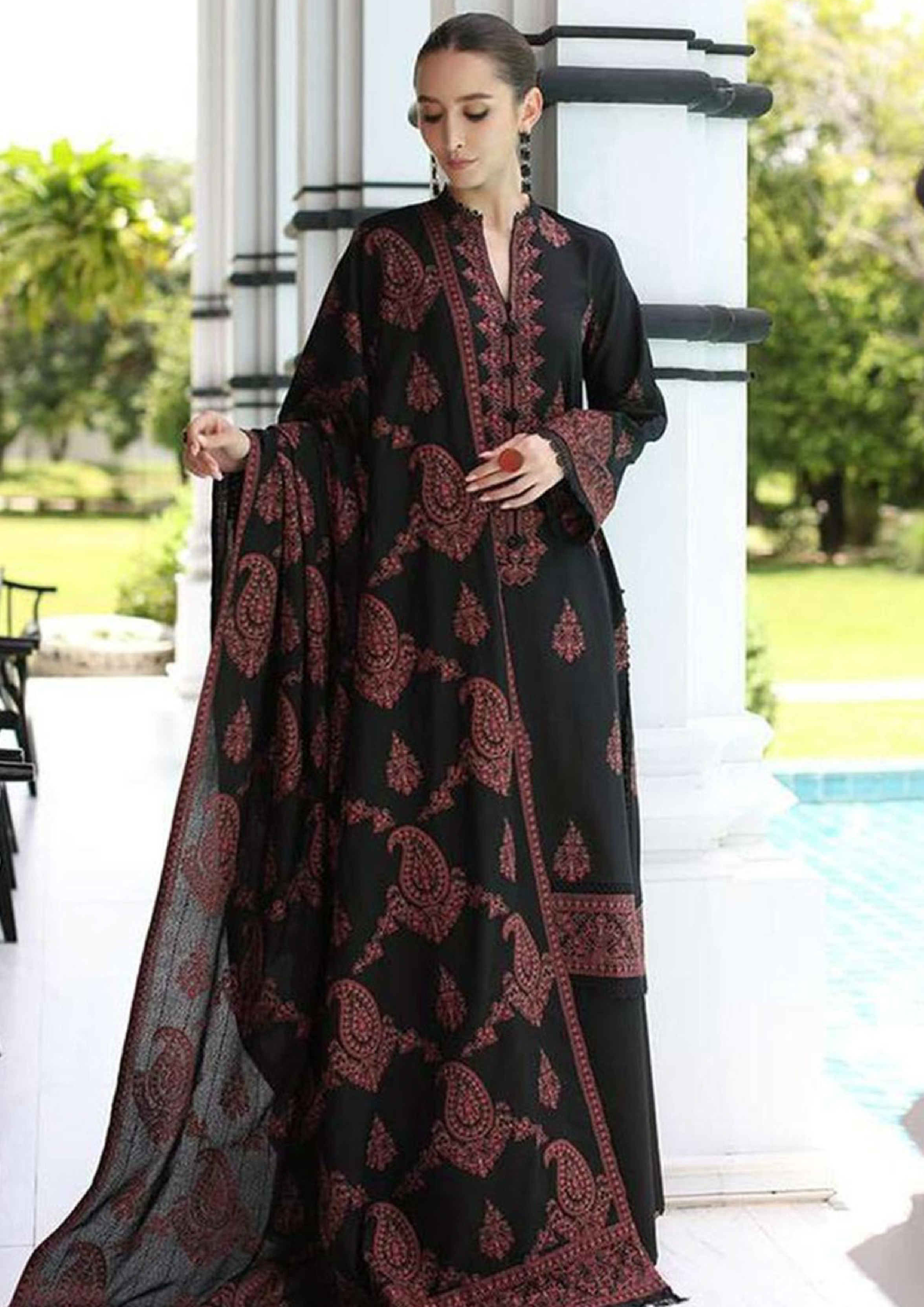 Bareeze Hit Article 3Pc Embroidered Karandi 01